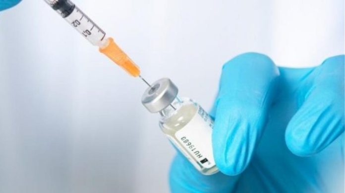 Ελλάδα: Υπάλληλος Κέντρου Υγείας βεβαίωσε ψευδώς σε δεκάδες πολίτες πως  έχουν εμβολιαστεί | e-mesara